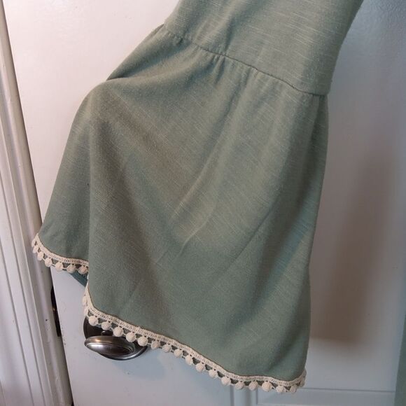 Tru Self sage green lace and screen print front Bell sleeve shark bite blouse - Picture 7 of 13